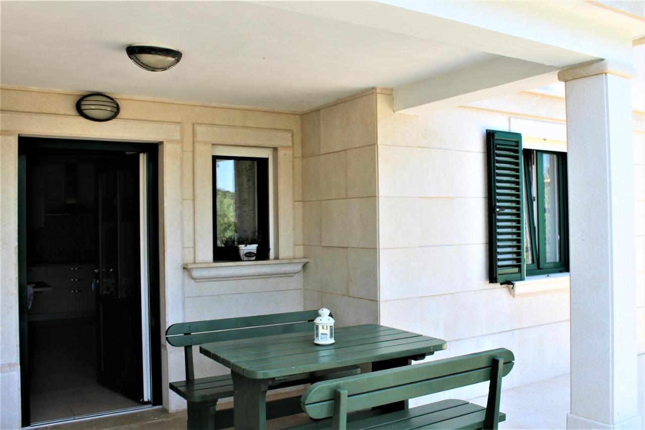 Apartmani Klaudija Valun Dış mekan fotoğraf